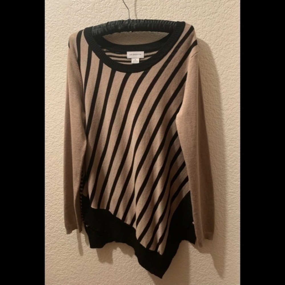 Liz Claiborne sweater tan & black